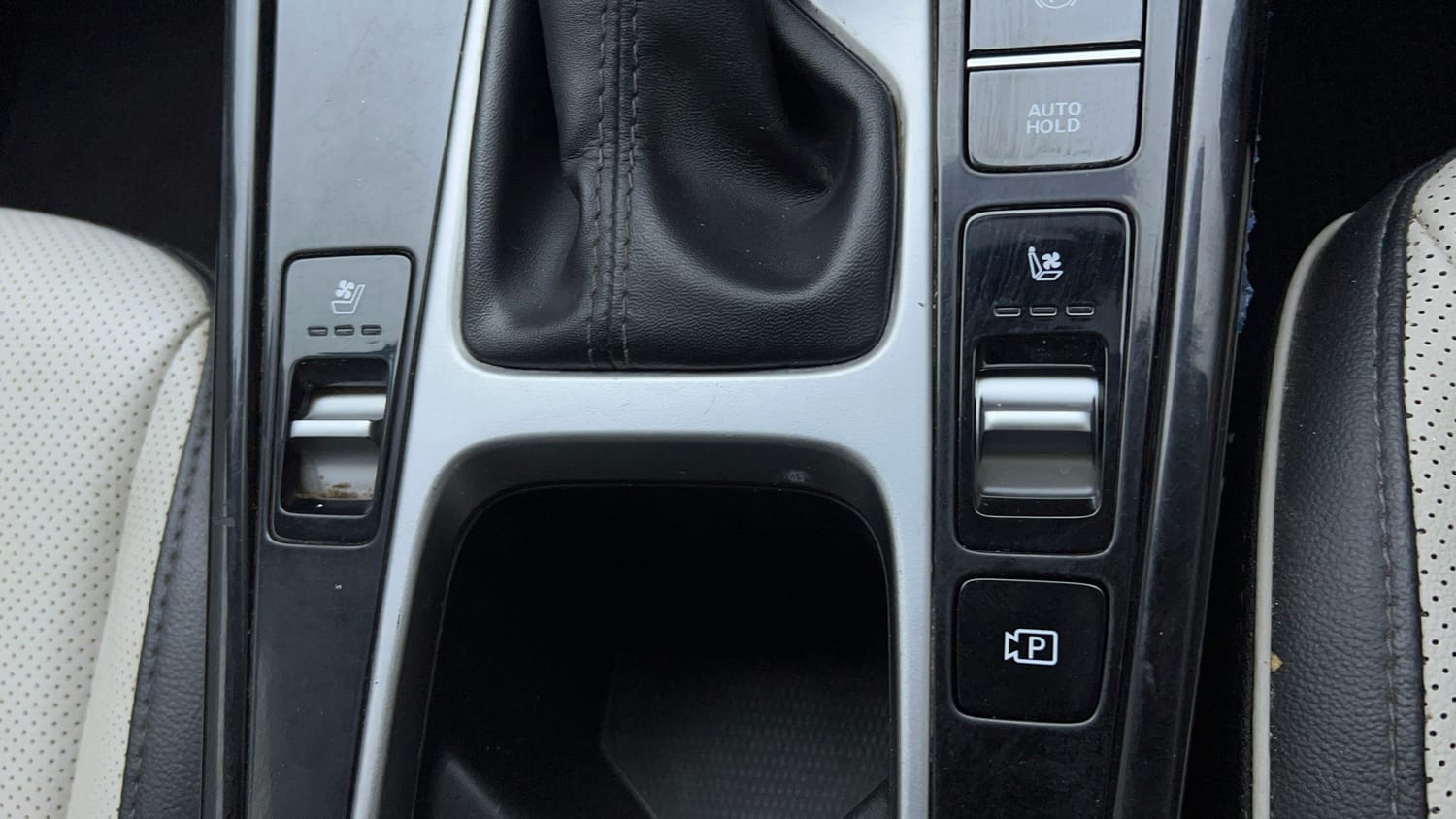 Used 2024 Hyundai Creta SX (O) 1.5 Petrol IVT Petrol Automatic top_features Ventilated seats