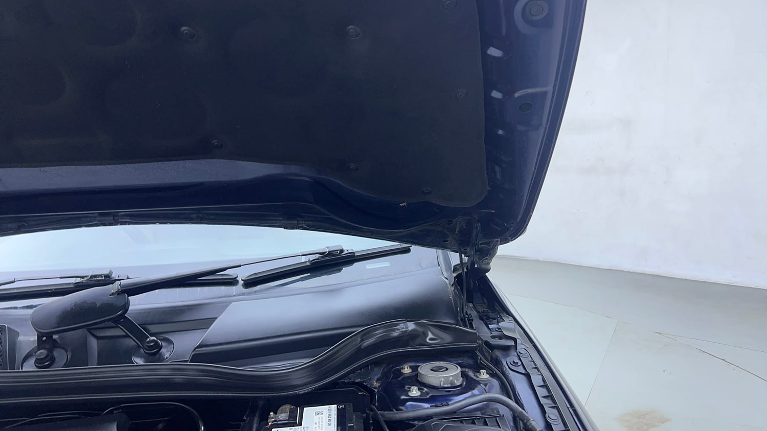 Used 2018 Mercedes-Benz CLA 200 Petrol Sport Petrol Automatic engine ENGINE LEFT SIDE HINGE & APRON VIEW