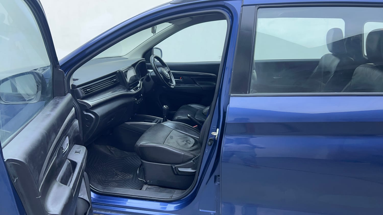 Used 2019 Maruti Suzuki XL6 Alpha MT Petrol Petrol Manual interior LEFT FRONT DOOR OPEN VIEW
