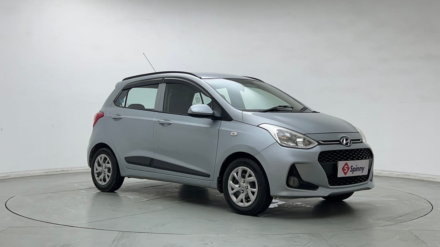 Used 2019 Hyundai Grand i10 Magna 1.2 Kappa VTVT CNG (outside fitted) Cng Manual exterior RIGHT FRONT CORNER VIEW