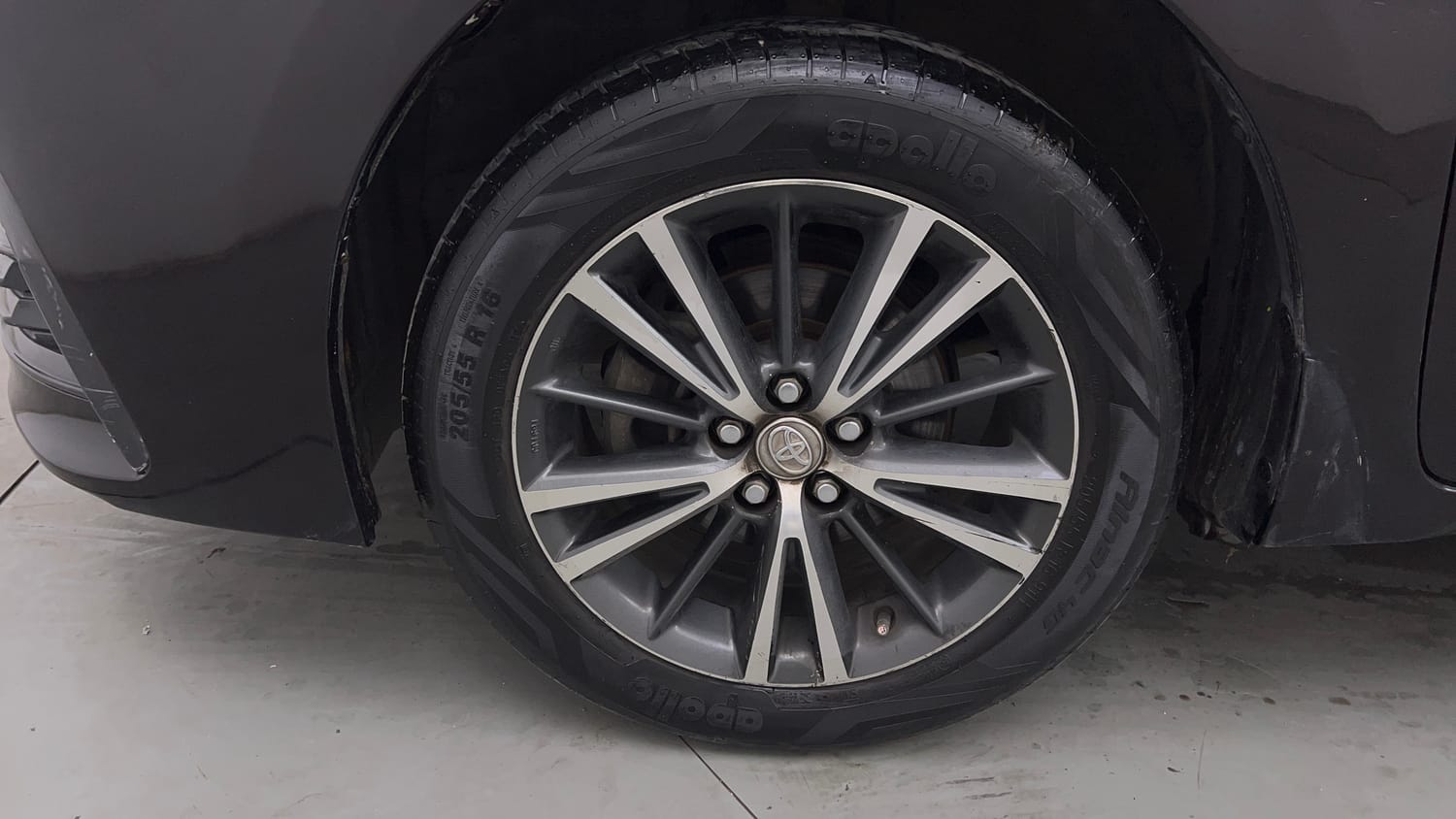 Used 2017 Toyota Corolla Altis VL CVT Petrol Petrol Automatic tyres LEFT FRONT TYRE RIM VIEW