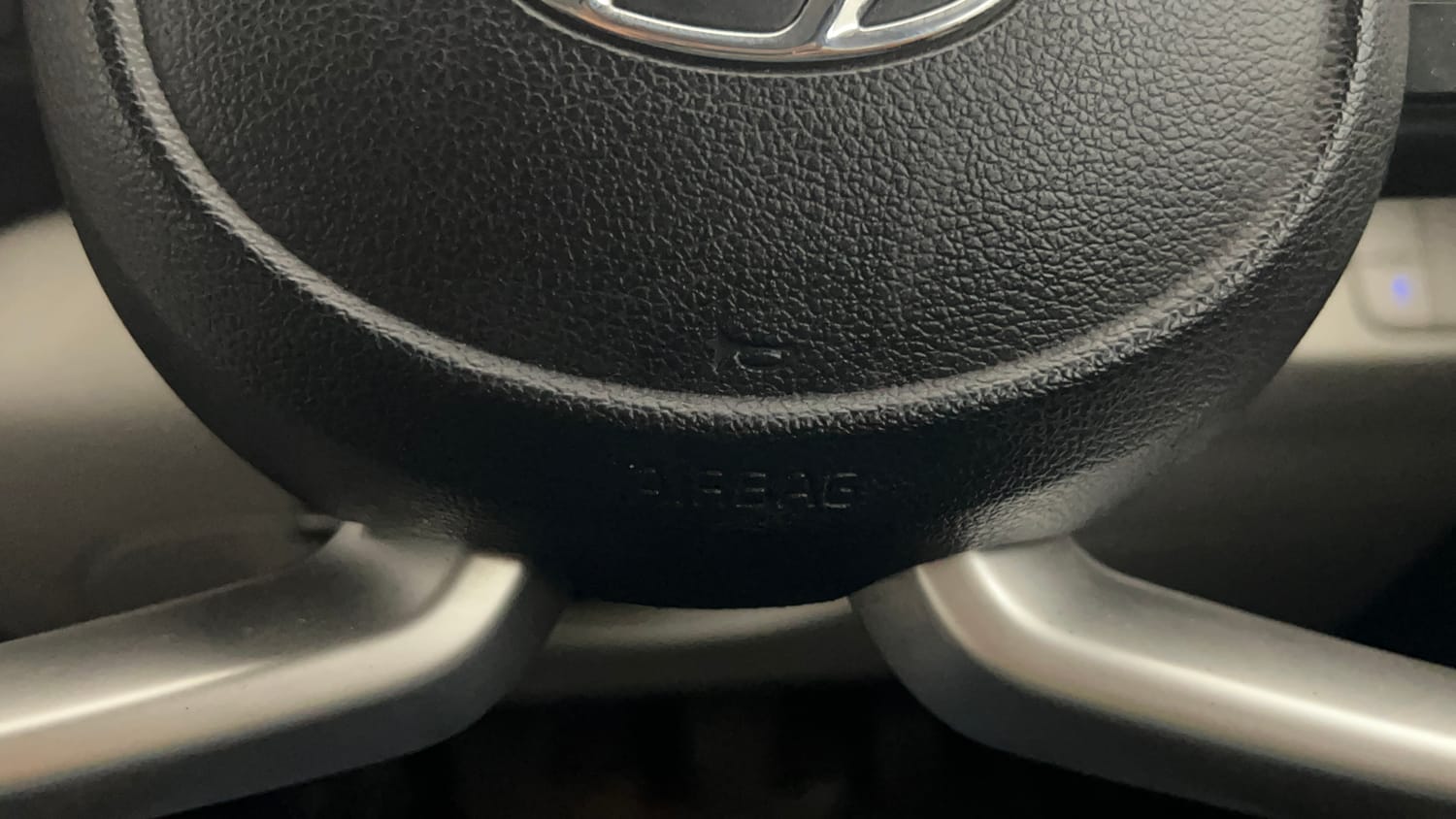 Used 2022 Hyundai Venue SX 1.2 Petrol Petrol Manual top_features Airbags