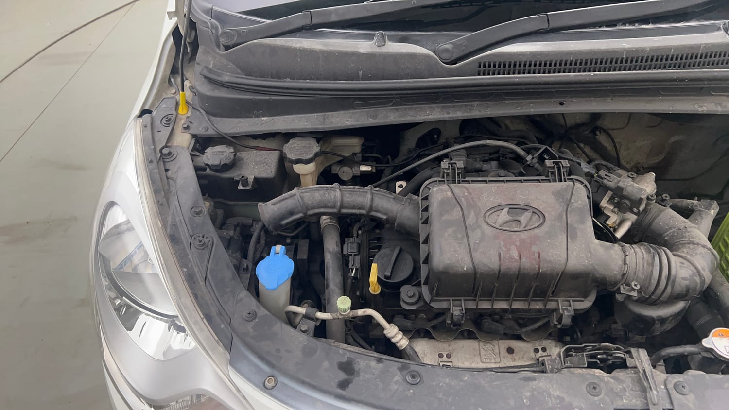 Used 2013 Hyundai i10 Magna 1.1 iRDE2 Petrol Manual engine ENGINE RIGHT SIDE VIEW