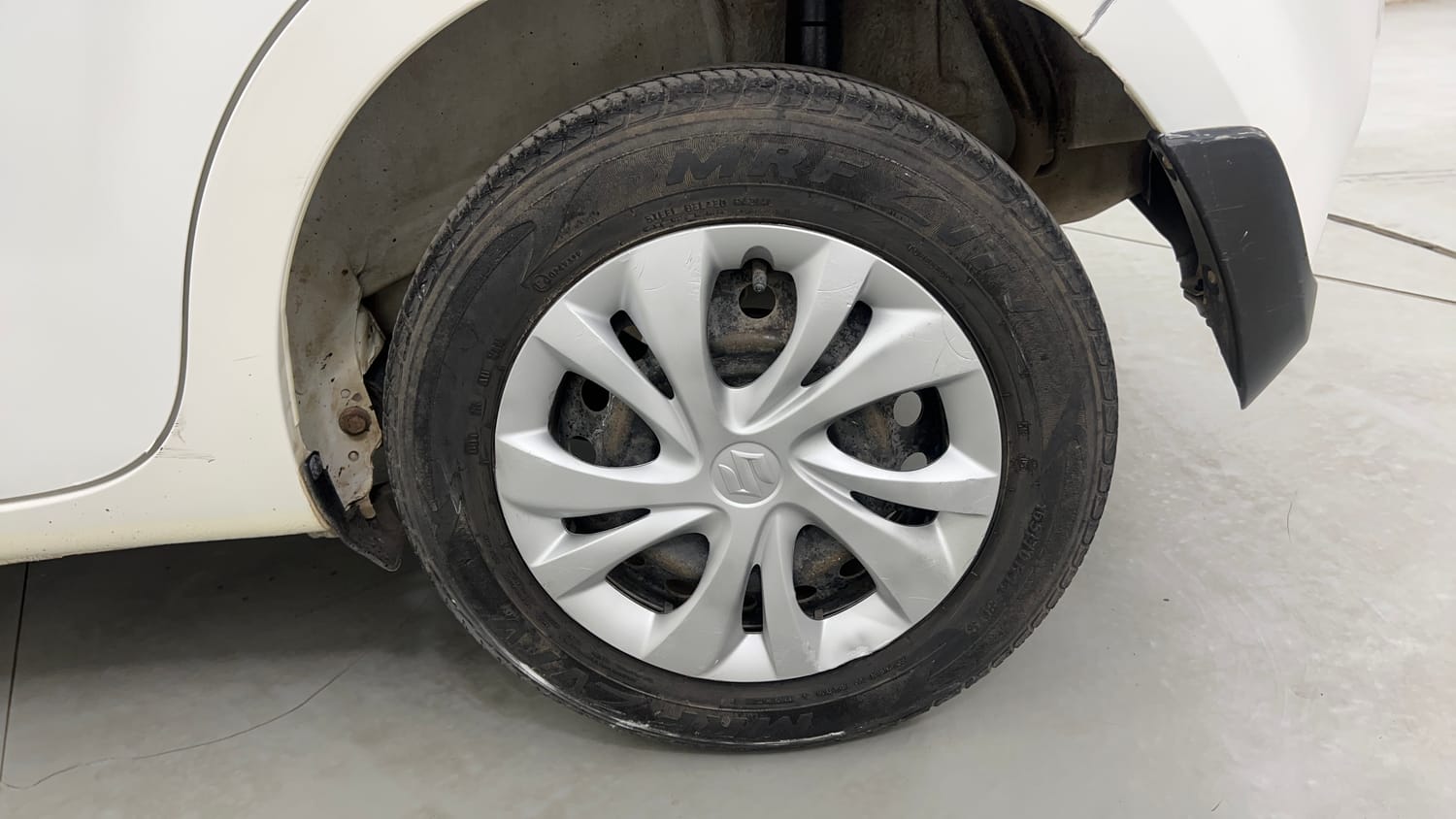 Used 2019 Maruti Suzuki Wagon R 1.0 VXI AMT Petrol Automatic tyres LEFT REAR TYRE RIM VIEW