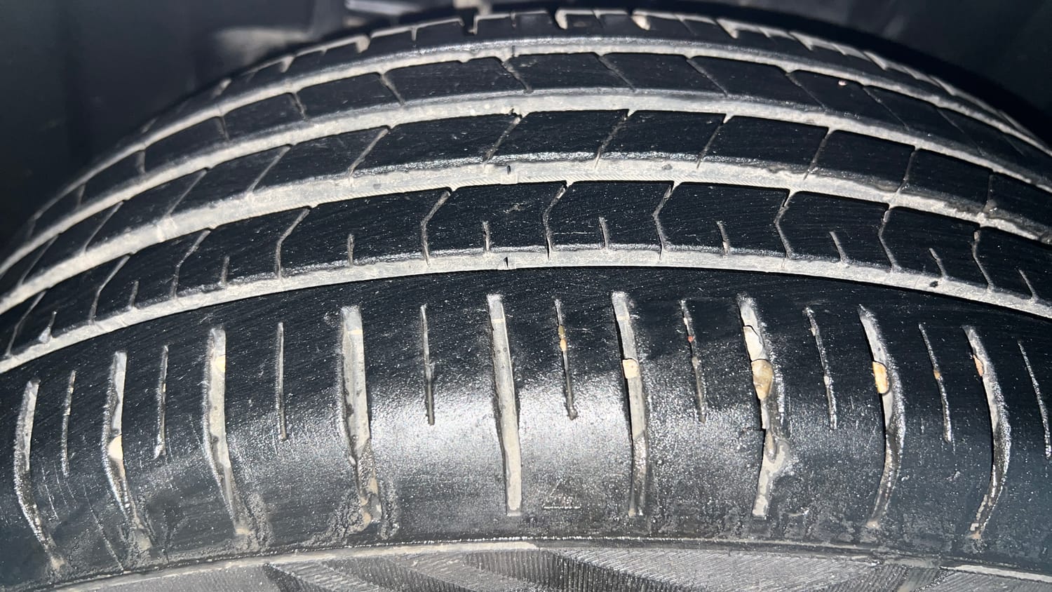 Used 2025 Maruti Suzuki Baleno Zeta MT Petrol Manual tyres RIGHT REAR TYRE TREAD VIEW