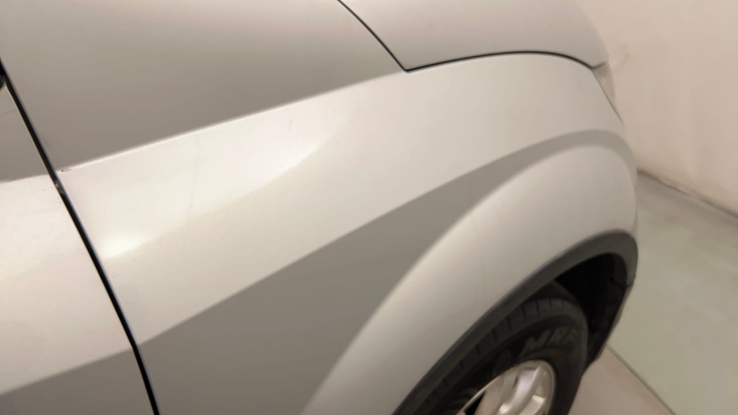 Used 2016 Mahindra XUV500 W10 AT Diesel Automatic dents MINOR SCRATCH