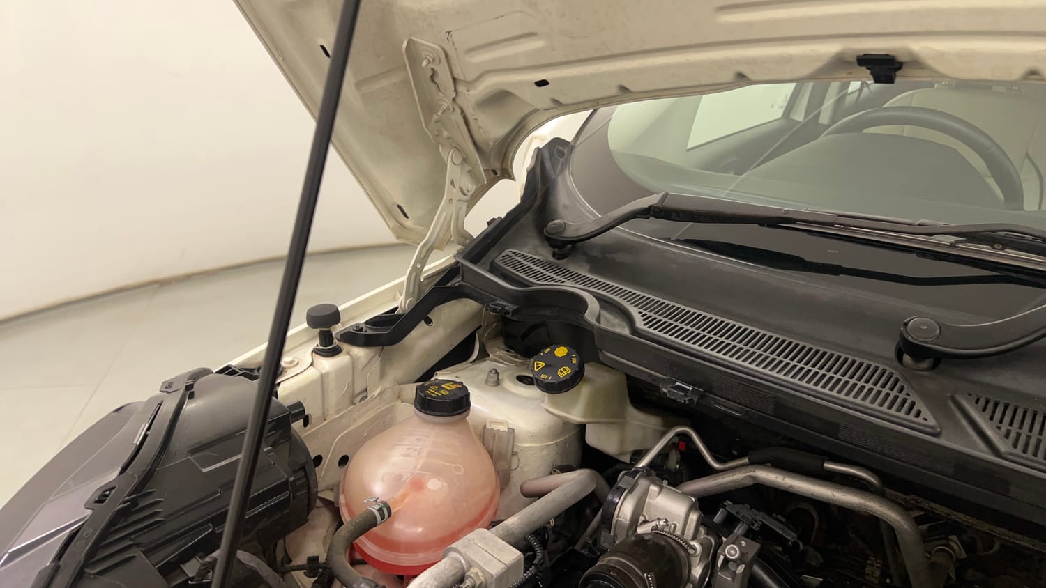 Used 2021 Ford EcoSport Titanium 1.5L TDCi Diesel Manual engine ENGINE RIGHT SIDE HINGE & APRON VIEW