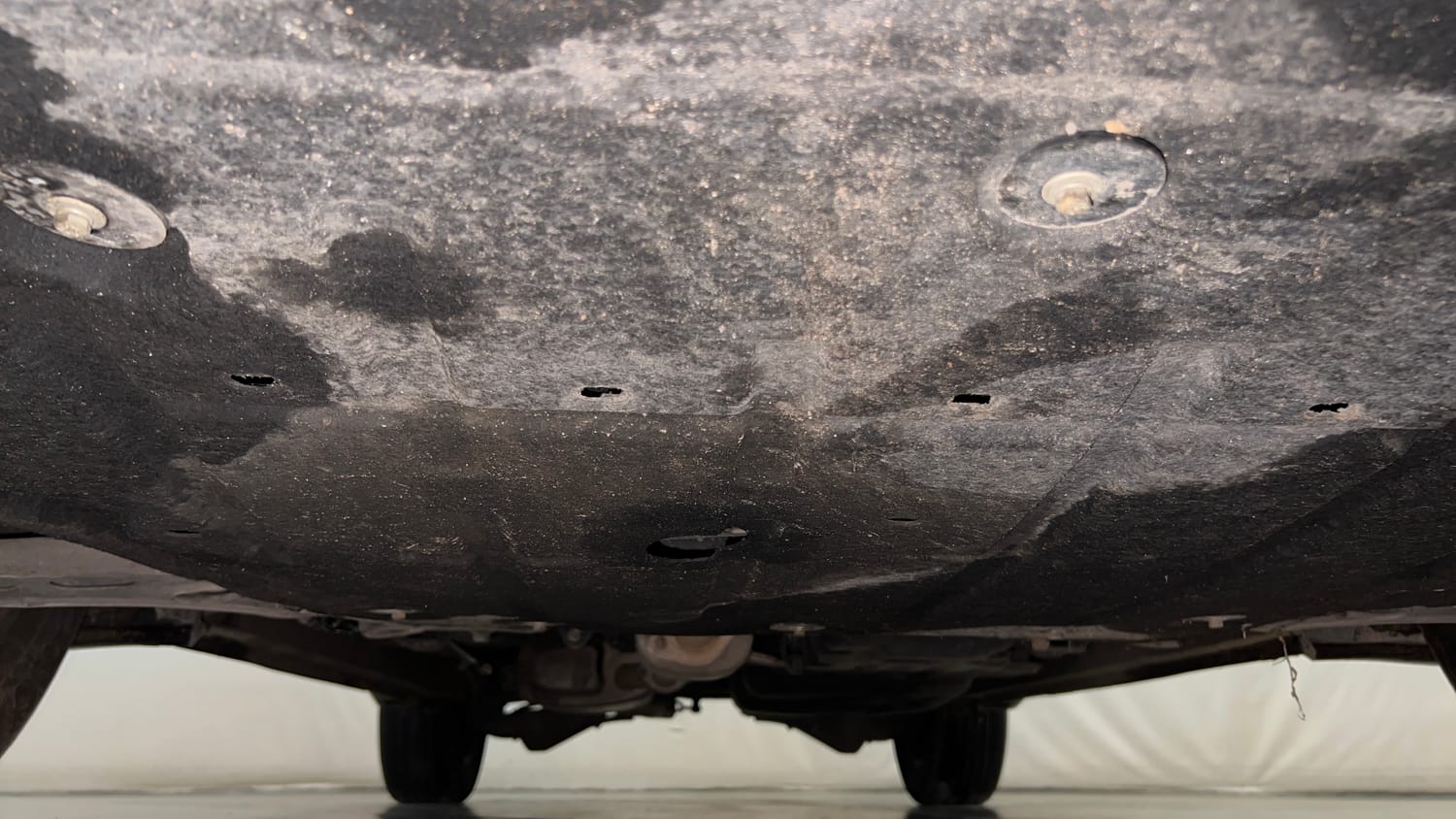 Used 2025 Mahindra XUV700 AX5 Diesel AT 7 STR Diesel Automatic extra FRONT LEFT UNDERBODY VIEW