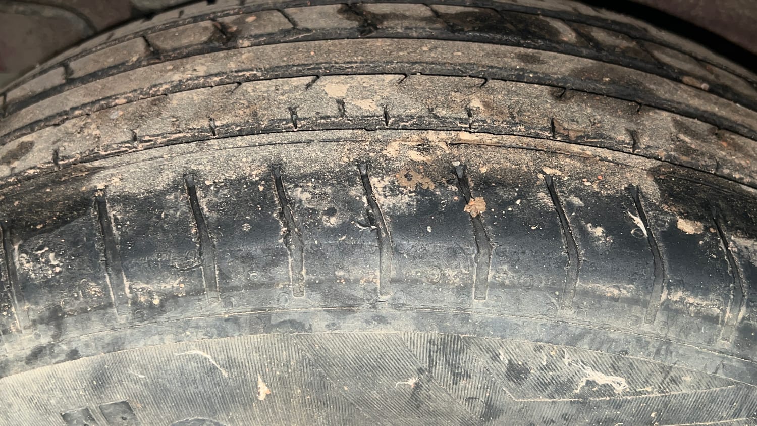 Used 2022 Hyundai Venue S Plus 1.2 Petrol Petrol Manual tyres RIGHT REAR TYRE TREAD VIEW