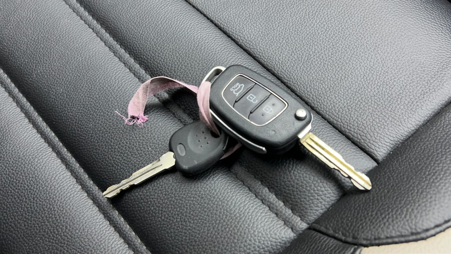 Used 2020 Hyundai Elite i20 Sportz Plus 1.2 Petrol Manual extra CAR KEY VIEW