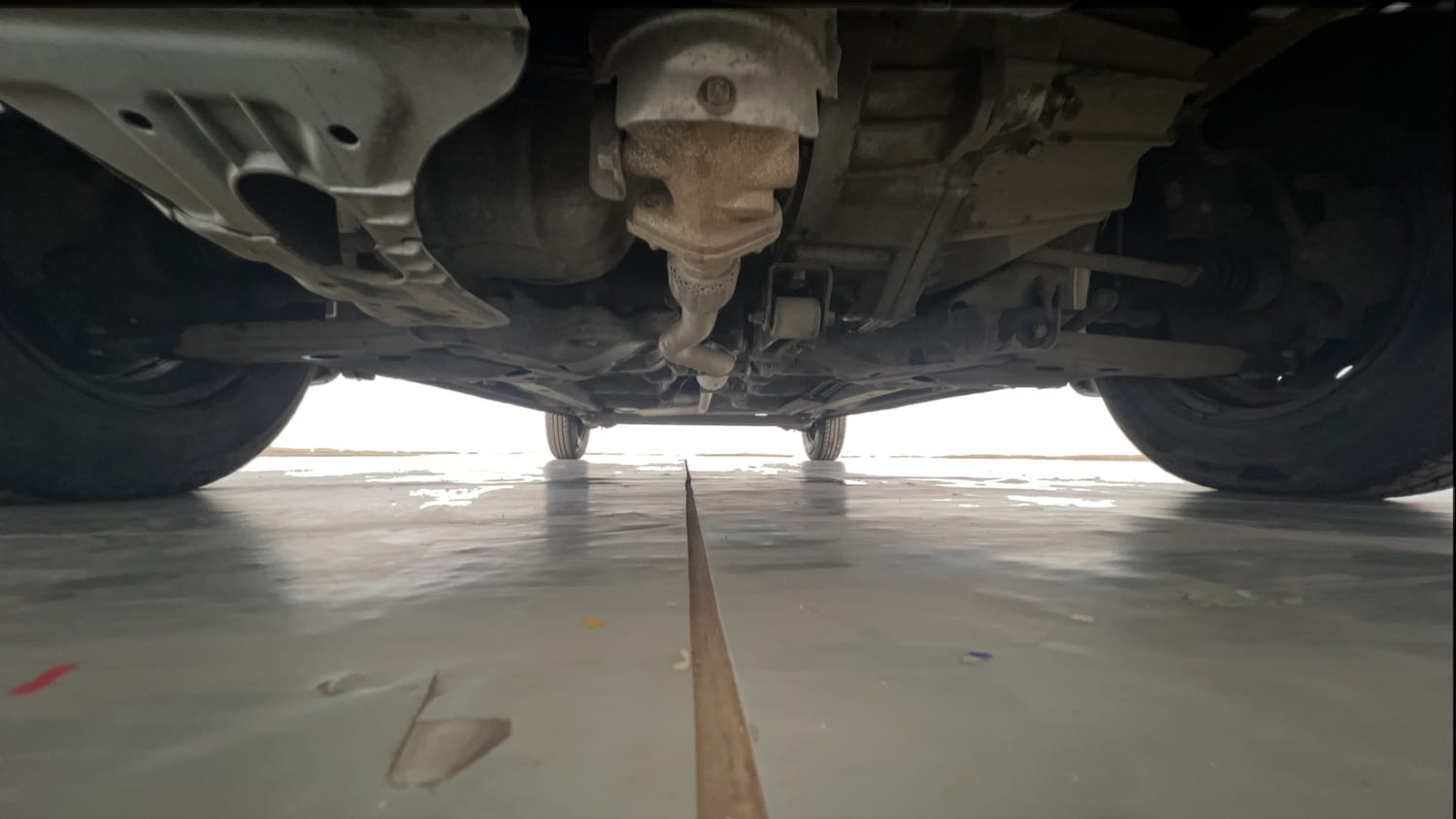 Used 2013 Hyundai i10 Magna 1.1 iRDE2 Petrol Manual extra FRONT LEFT UNDERBODY VIEW