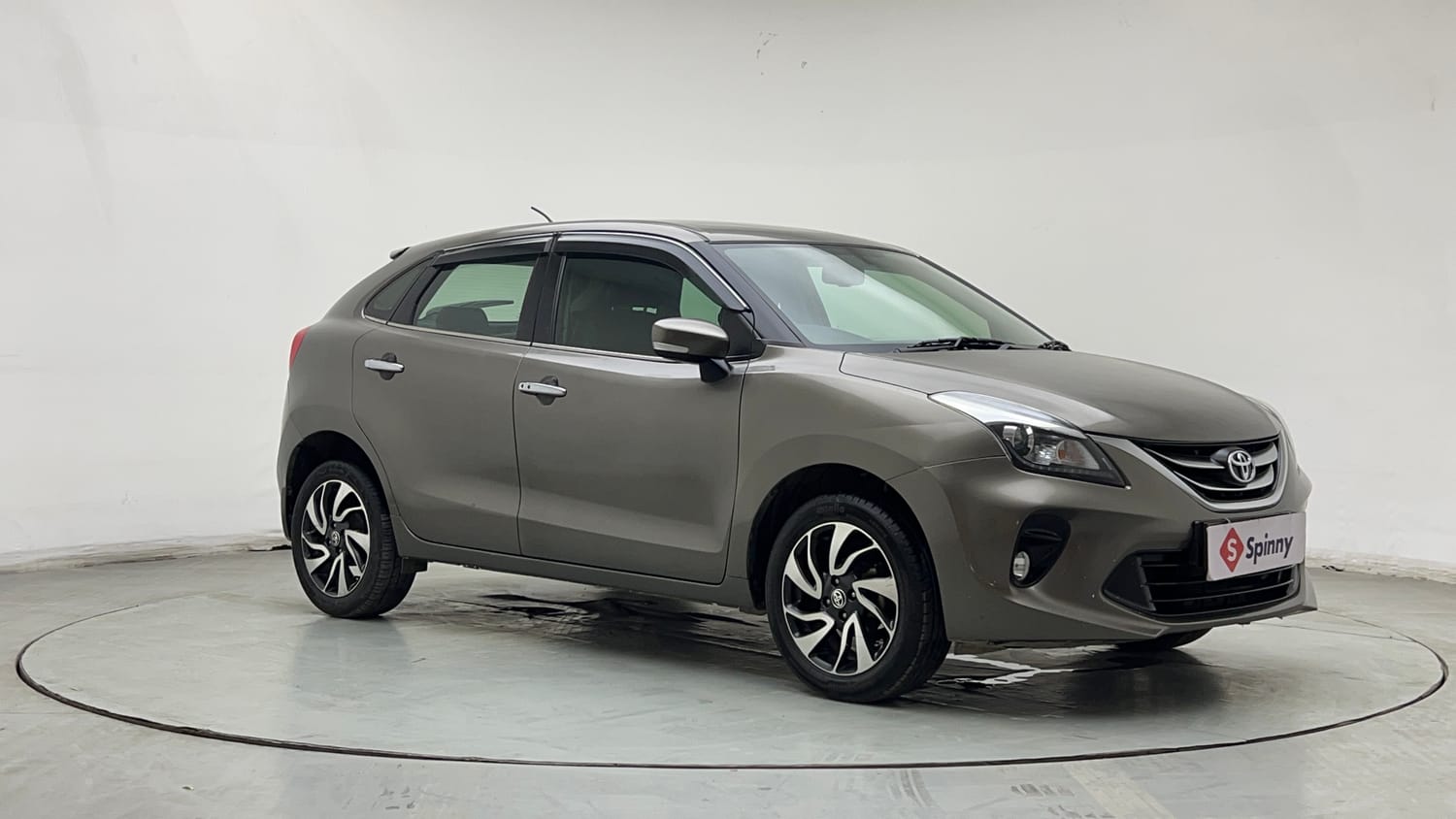 Used 2019 Toyota Glanza V Petrol Manual exterior RIGHT FRONT CORNER VIEW
