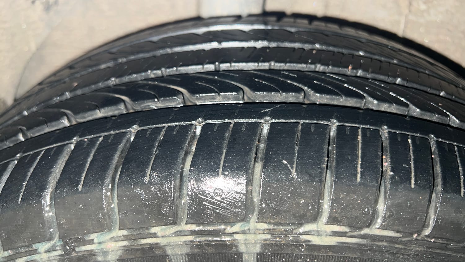 Used 2014 Hyundai Elite i20 Sportz 1.2 Petrol Manual tyres RIGHT REAR TYRE TREAD VIEW