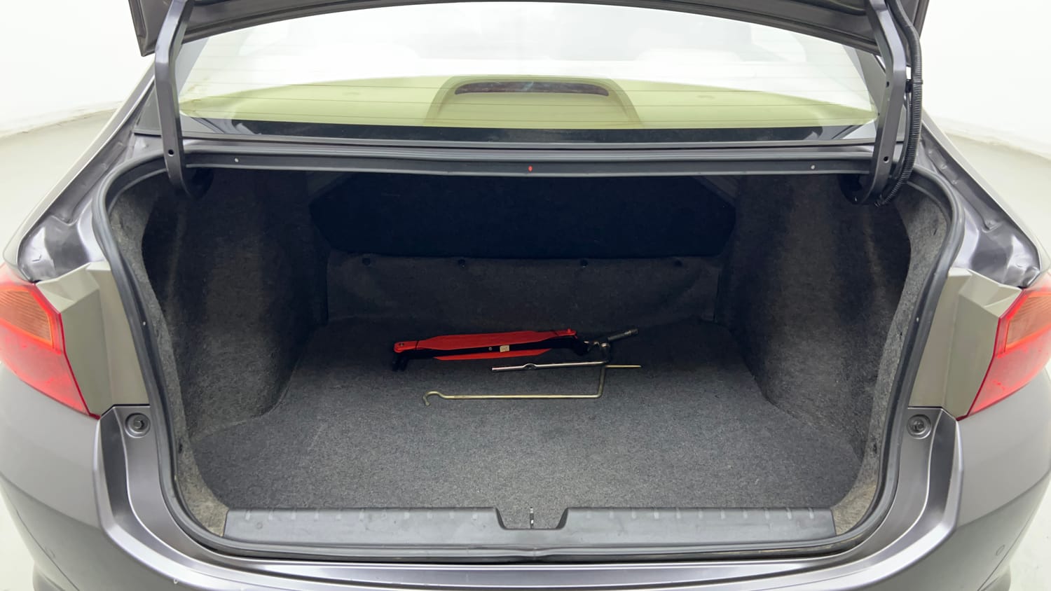 Used 2019 Honda City V Petrol Petrol Manual interior DICKY INSIDE VIEW