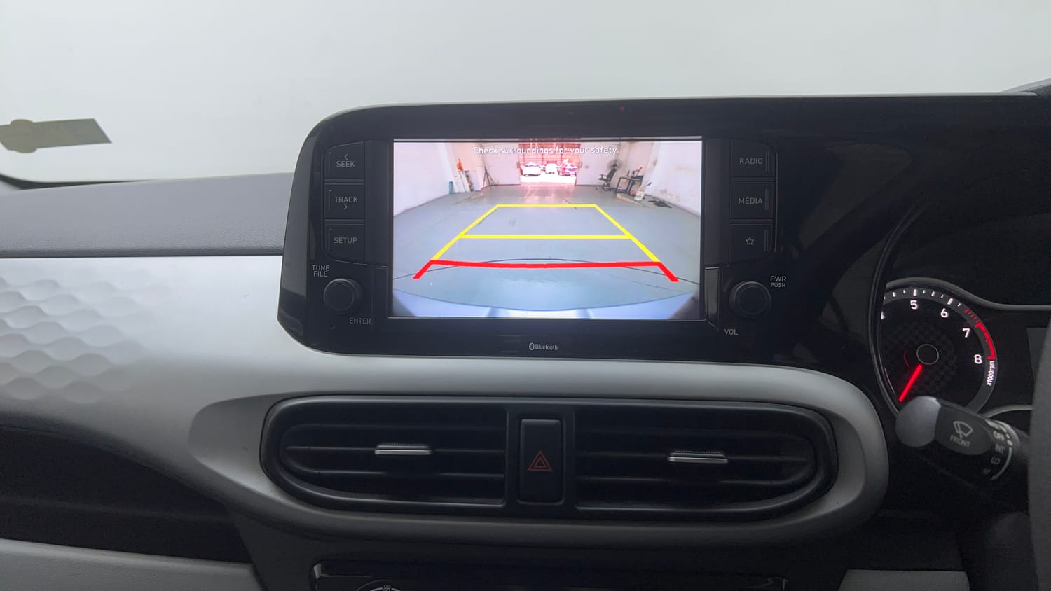Used 2020 Hyundai Grand i10 Nios Sportz AMT 1.2 Kappa VTVT Petrol Automatic top_features Rear camera