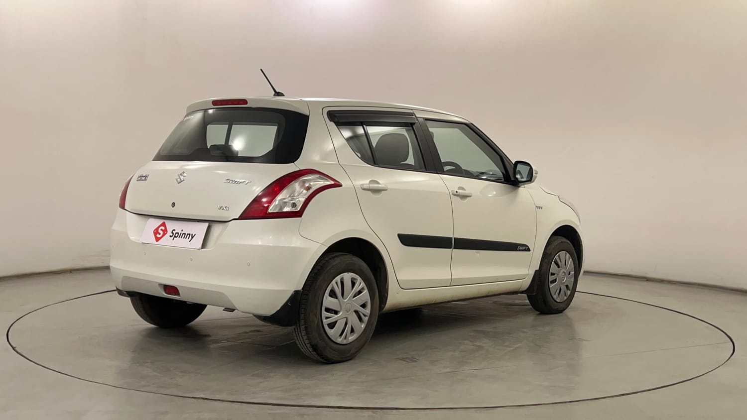 Used 2015 Maruti Suzuki Swift VXi Petrol Manual exterior RIGHT REAR CORNER VIEW