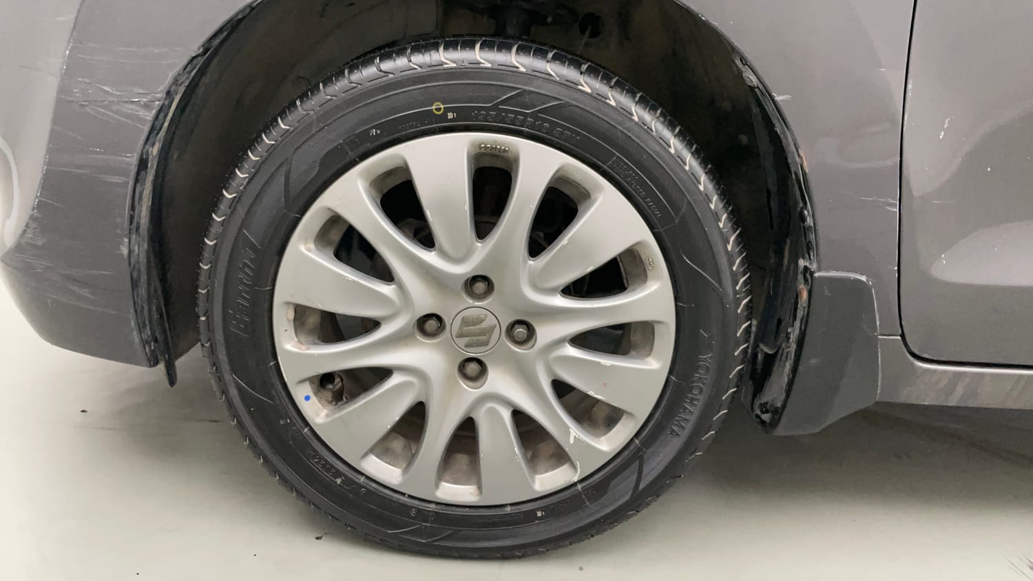 Used 2017 Maruti Suzuki Baleno Alpha 1.2 Petrol Manual tyres LEFT FRONT TYRE RIM VIEW