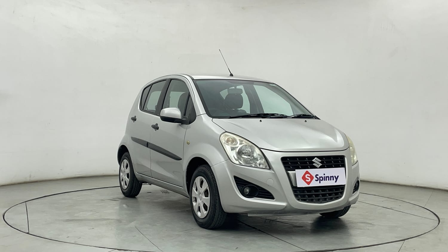 Used 2015 Maruti Suzuki Ritz Vxi BS-IV Petrol Manual exterior RIGHT FRONT CORNER VIEW