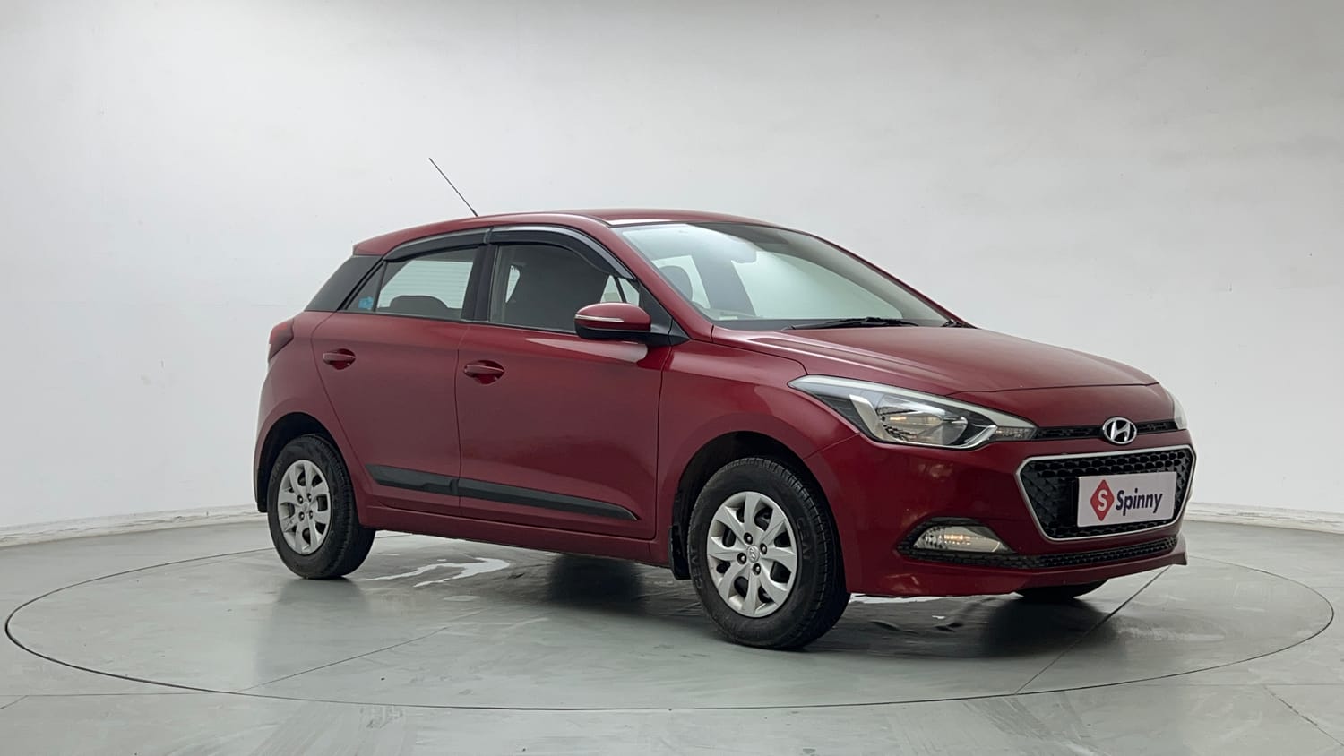Used 2015 Hyundai Elite i20 Sportz 1.2 Petrol Manual exterior RIGHT FRONT CORNER VIEW