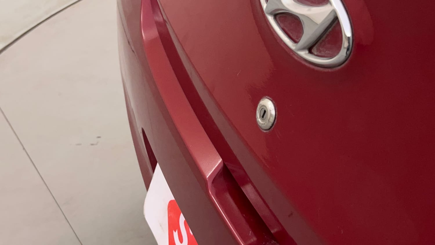 Used 2016 Hyundai Eon Era Petrol Manual dents MINOR SCRATCH