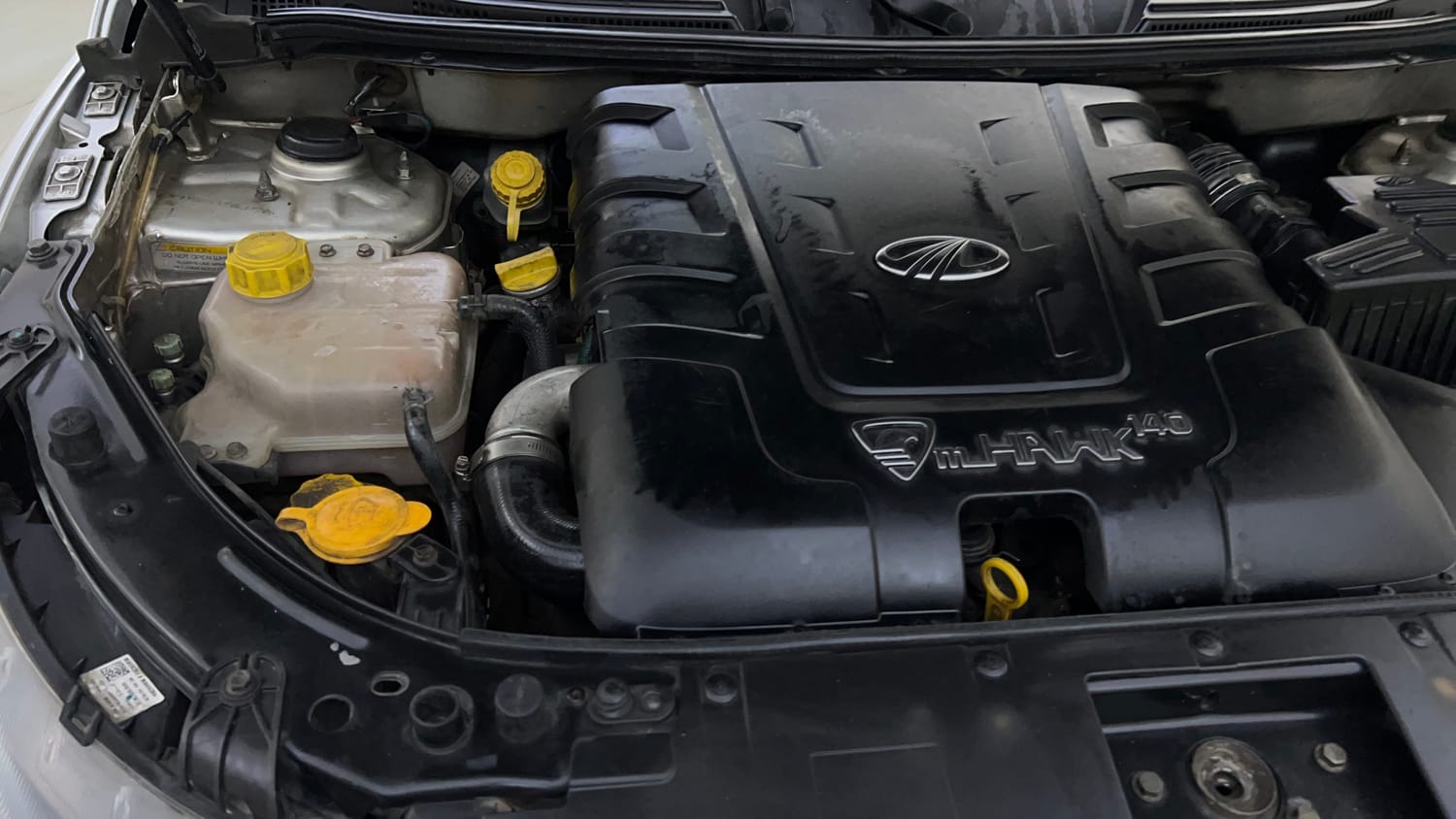 Used 2016 Mahindra XUV500 W10 AT Diesel Automatic engine ENGINE RIGHT SIDE VIEW