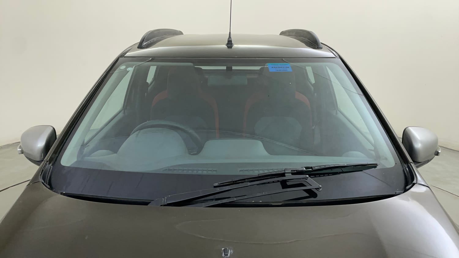 Used 2021 Renault Kwid RXT 1.0 AMT Opt Petrol Automatic exterior FRONT WINDSHIELD VIEW