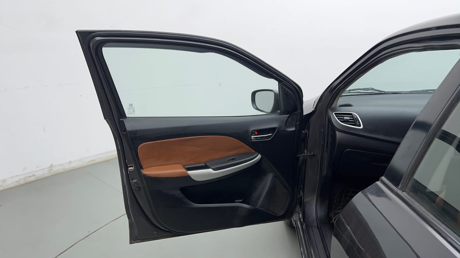 Used 2017 Maruti Suzuki Baleno Delta 1.2 Petrol Manual interior LEFT FRONT DOOR OPEN VIEW