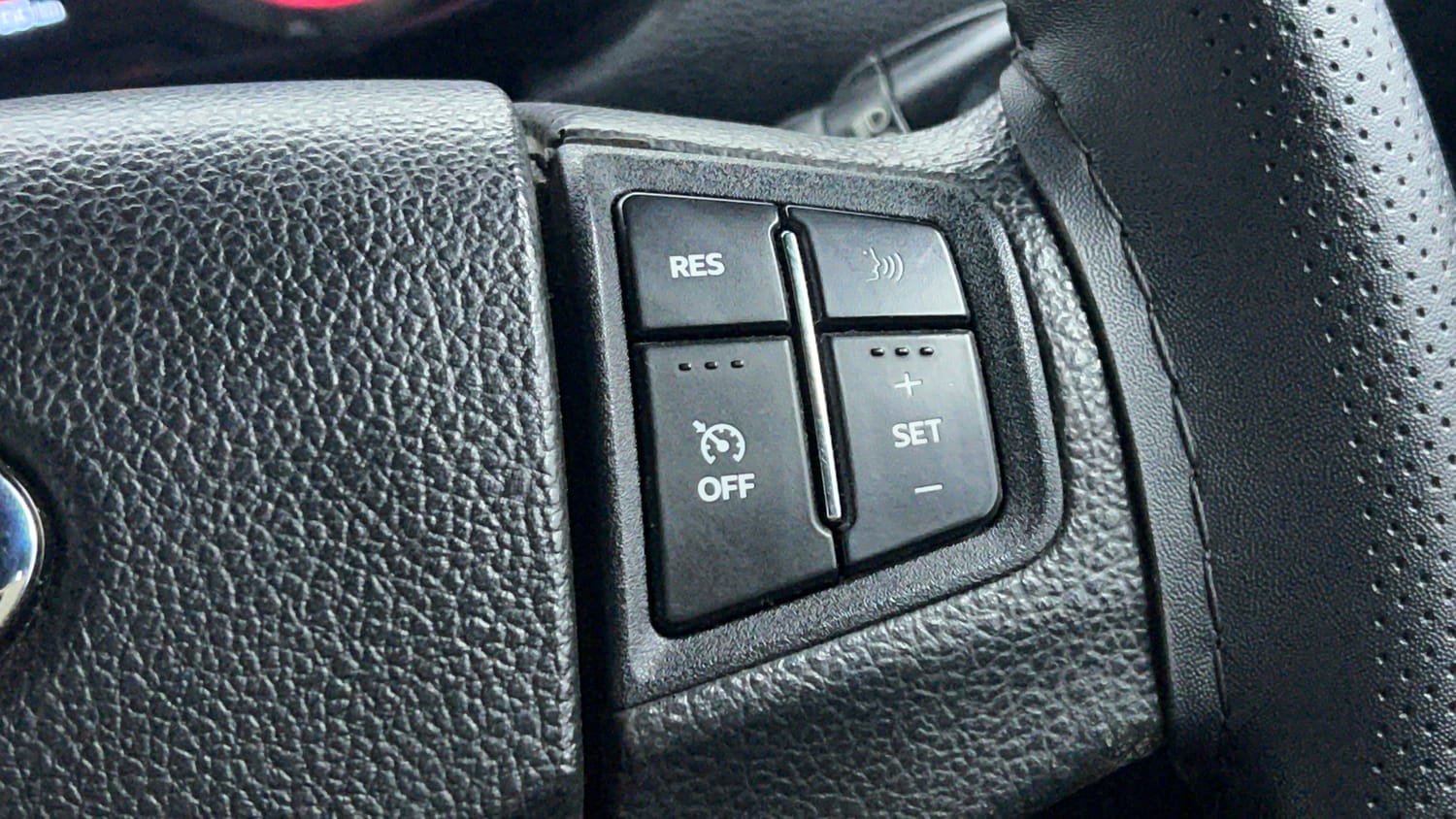 Used 2022 mahindra Thar LX Hard Top Petrol AT 4WD Petrol Automatic top_features Cruise control