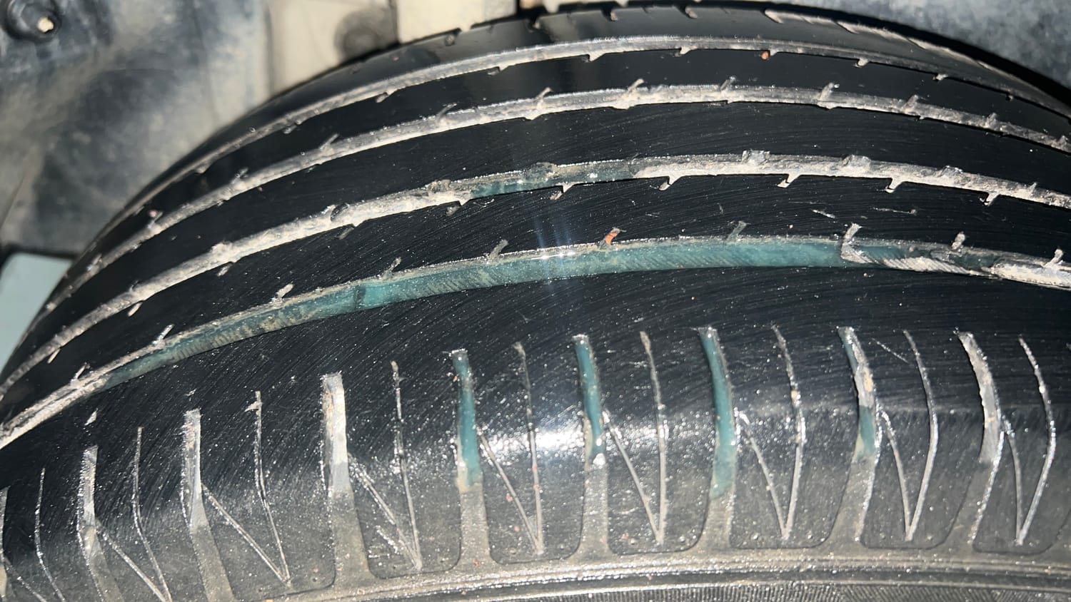 Used 2020 maruti-suzuki Vitara Brezza ZXi Plus Petrol Manual tyres RIGHT REAR TYRE TREAD VIEW