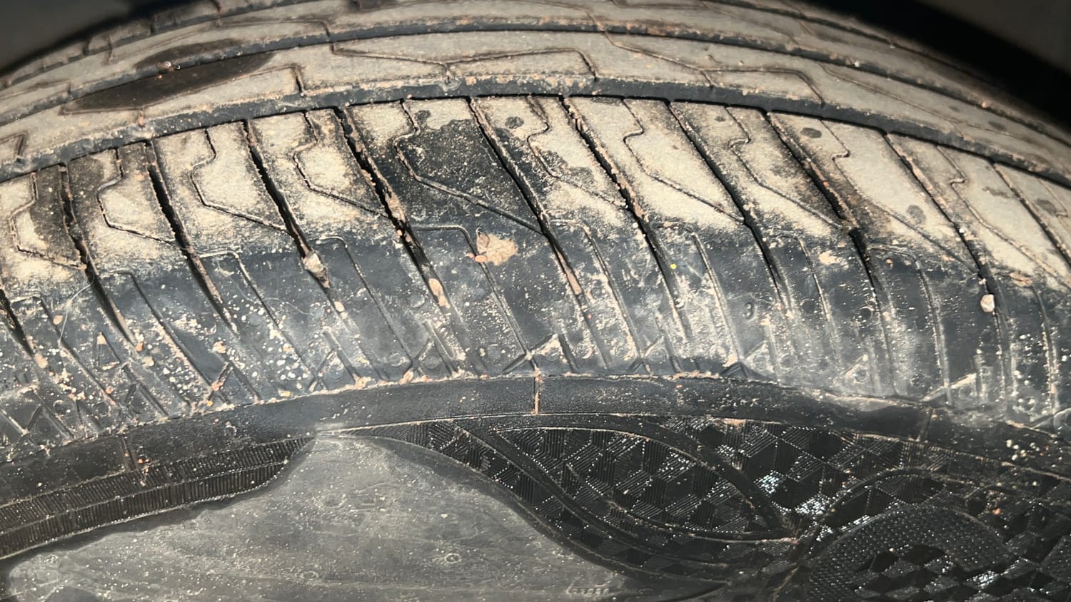 Used 2015 Honda Amaze 1.2 E i-VTEC Petrol Manual tyres LEFT FRONT TYRE TREAD VIEW