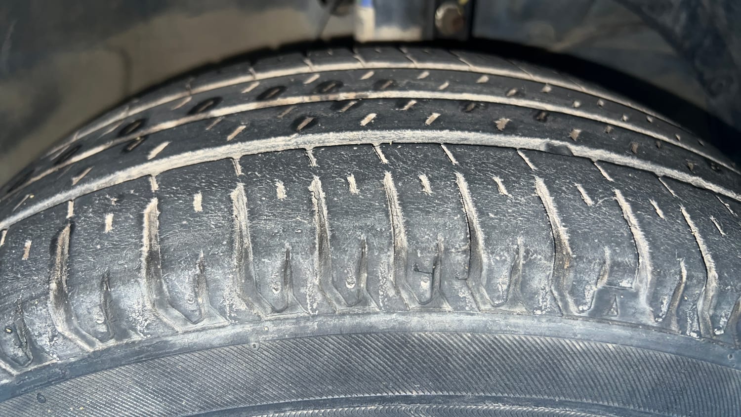 Used 2021 Maruti Suzuki XL6 Alpha AT Petrol Petrol Automatic tyres RIGHT FRONT TYRE TREAD VIEW