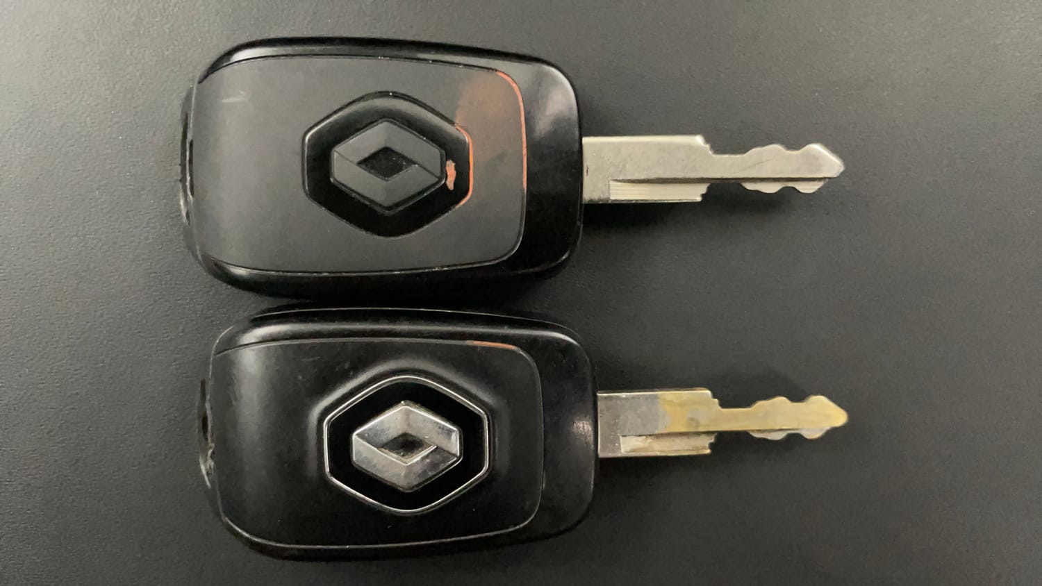 Used 2021 Renault Kwid RXT 1.0 AMT (O) Petrol Automatic extra CAR KEY VIEW