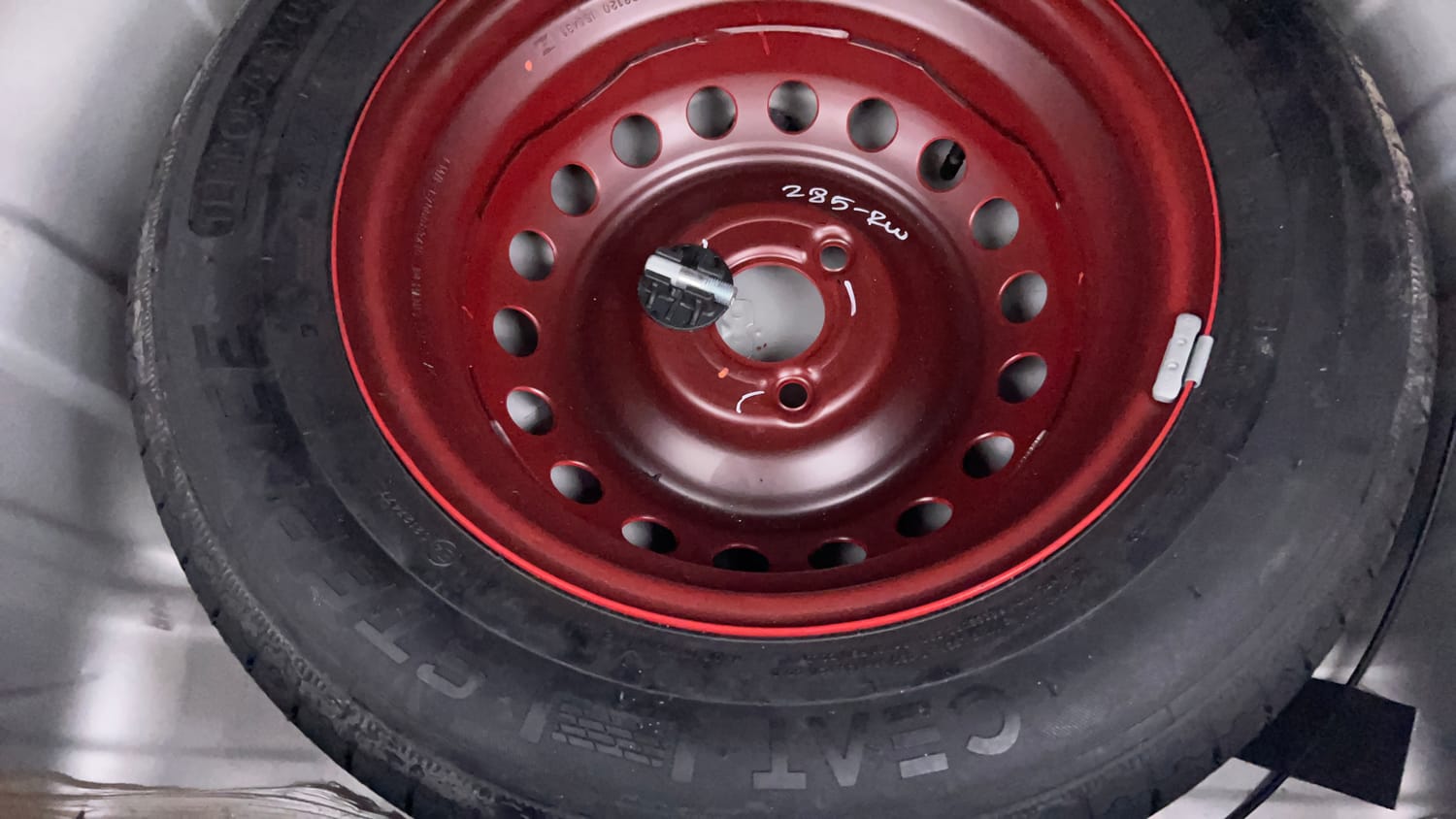 Used 2024 Renault Kwid RXT 1.0L AMT Petrol Automatic tyres SPARE TYRE VIEW