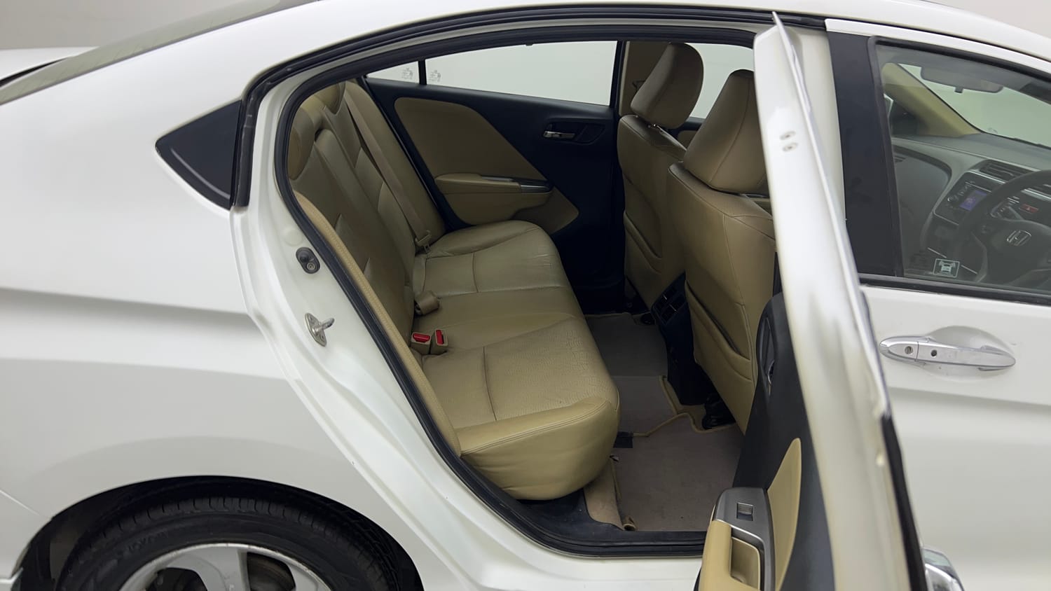 Used 2016 Honda City VX CVT Petrol Automatic interior RIGHT SIDE REAR DOOR CABIN VIEW