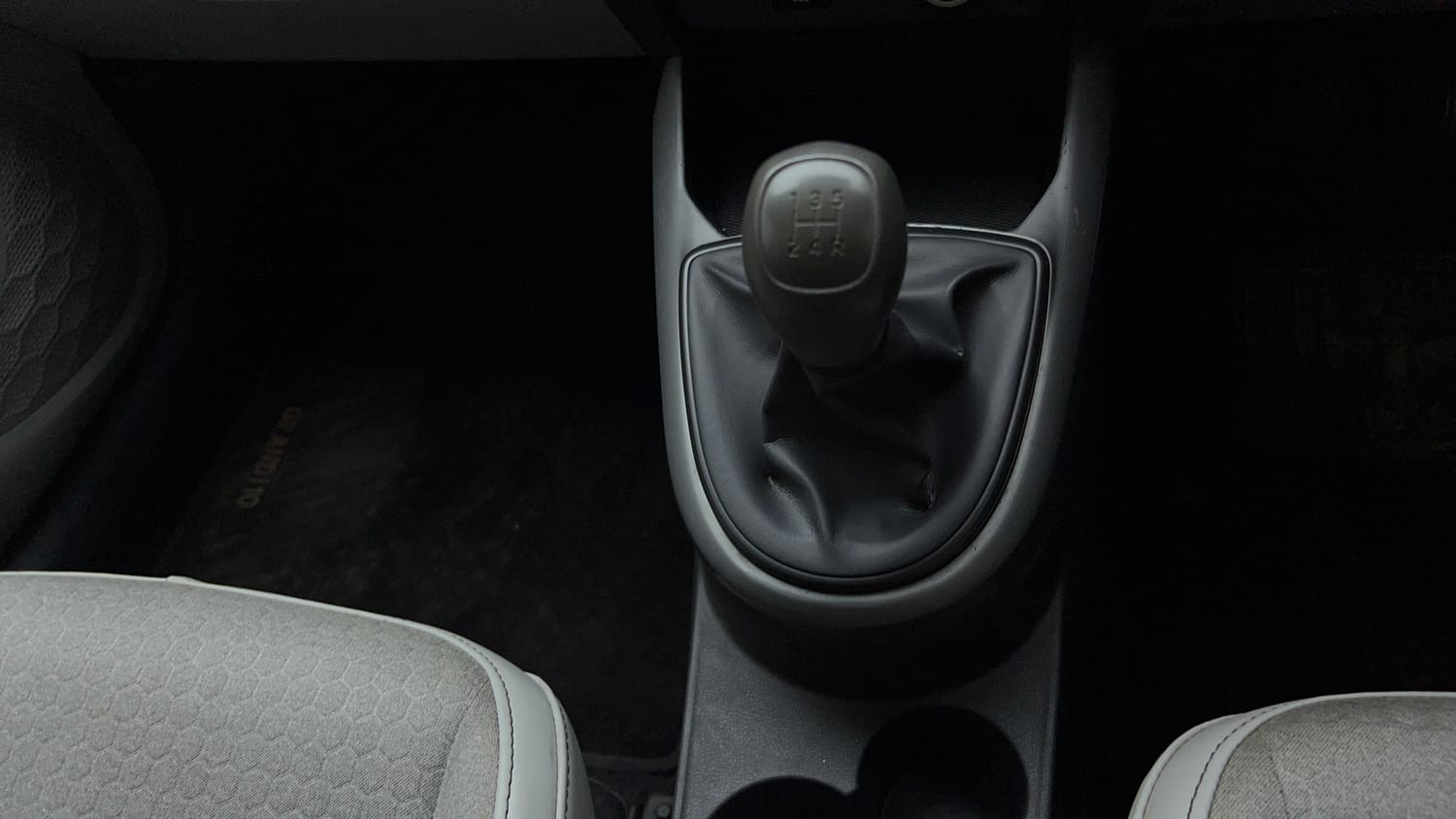 Used 2021 Hyundai Grand i10 Nios Magna 1.2 Kappa VTVT Petrol Manual interior GEAR  KNOB VIEW