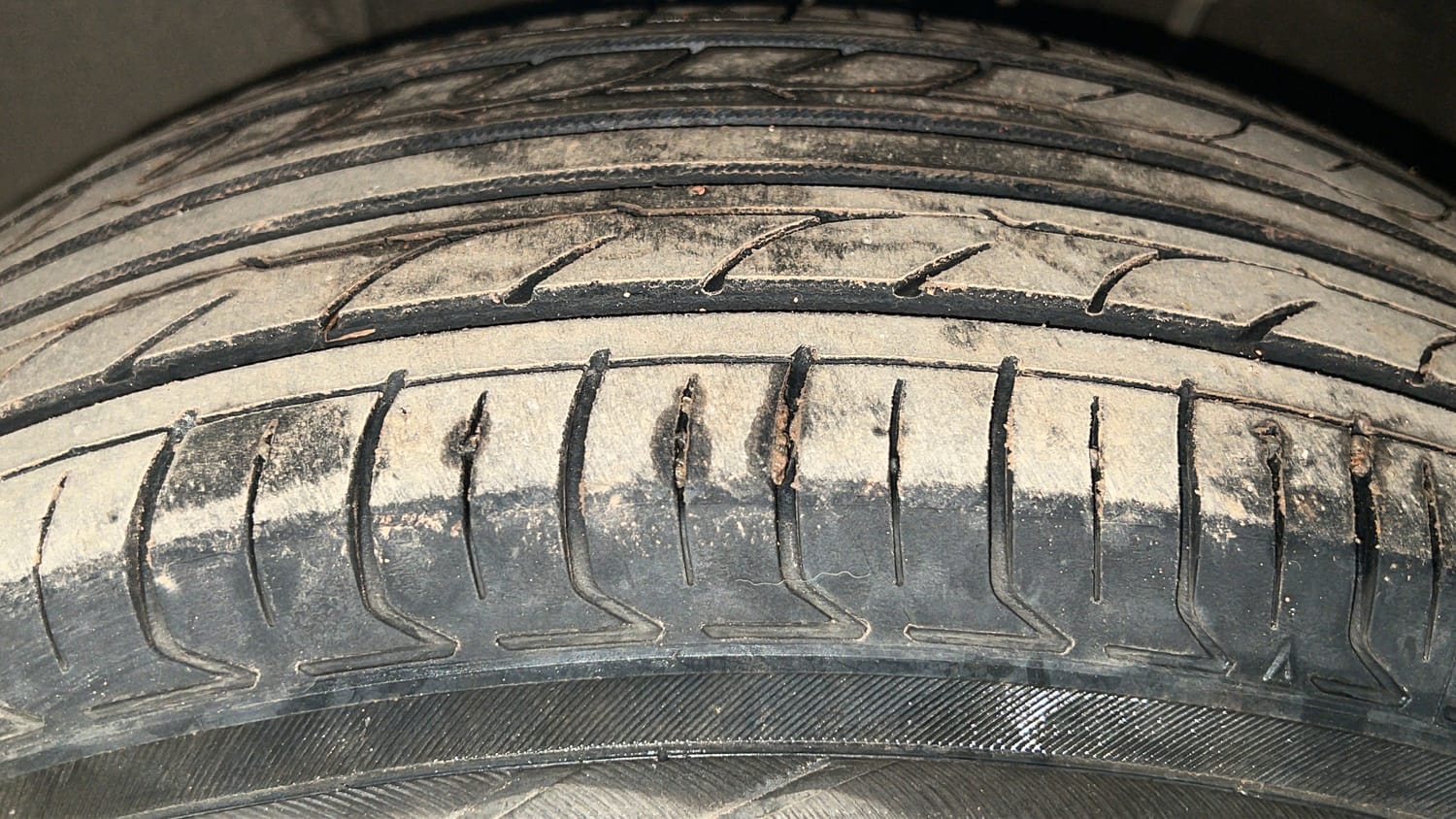 Used 2022 Hyundai Venue SX 1.2 Petrol Petrol Manual tyres LEFT FRONT TYRE TREAD VIEW
