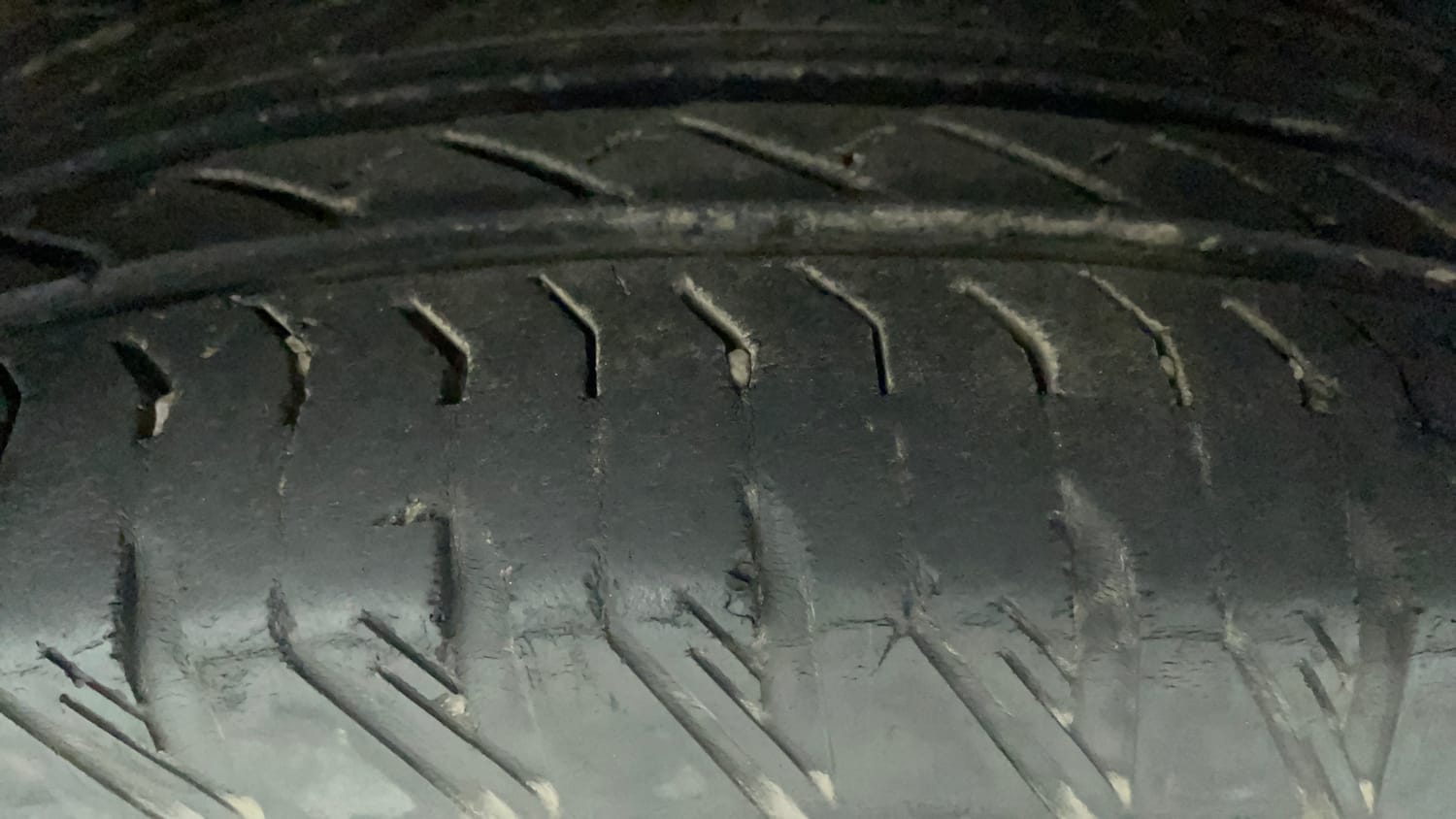 Used 2018 Hyundai Creta SX 1.6 AT CRDi Diesel Automatic tyres LEFT REAR TYRE TREAD VIEW