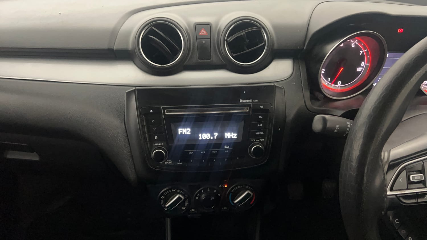 Used 2021 Maruti Suzuki Swift VXi Petrol Manual interior MUSIC SYSTEM & AC CONTROL VIEW