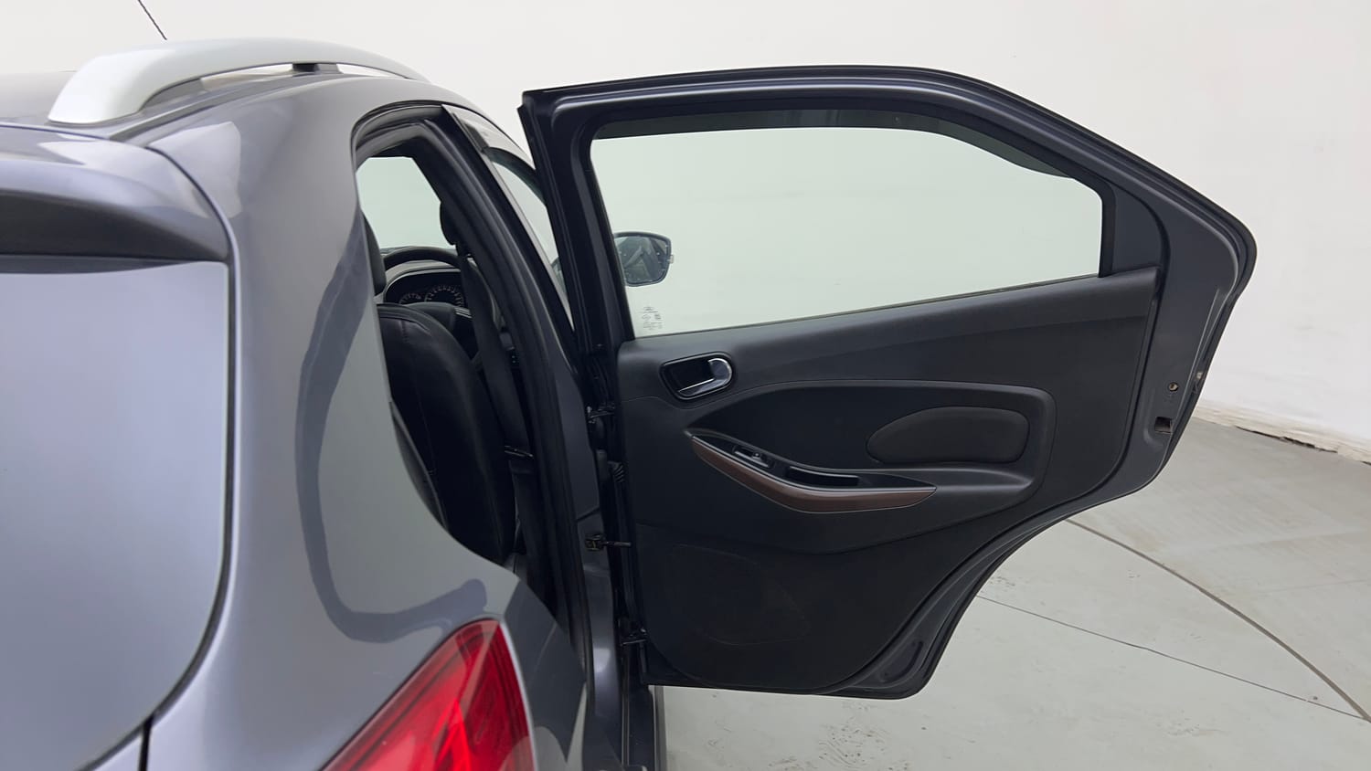 Used 2018 Ford Freestyle Titanium Plus 1.2 Ti-VCT Petrol Manual interior RIGHT REAR DOOR OPEN VIEW