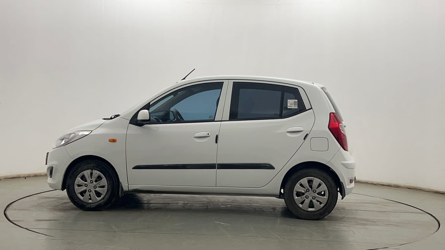 Used 2013 Hyundai i10 Magna 1.1 iRDE2 Petrol Manual exterior LEFT SIDE VIEW