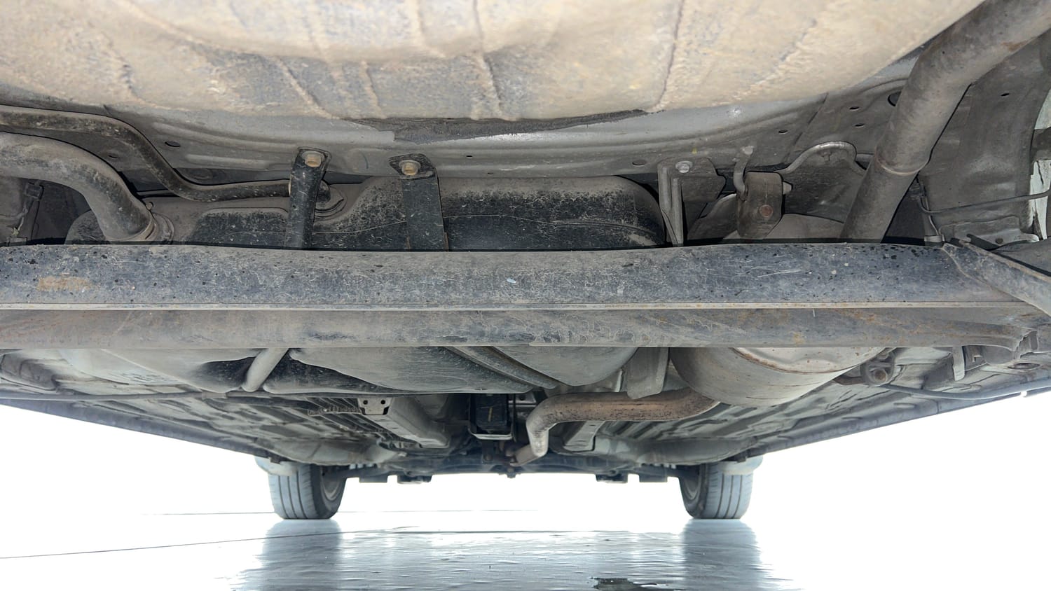 Used 2022 Honda Amaze VX CVT 1.2 Petrol Petrol Automatic extra REAR UNDERBODY VIEW (TAKEN FROM REAR)