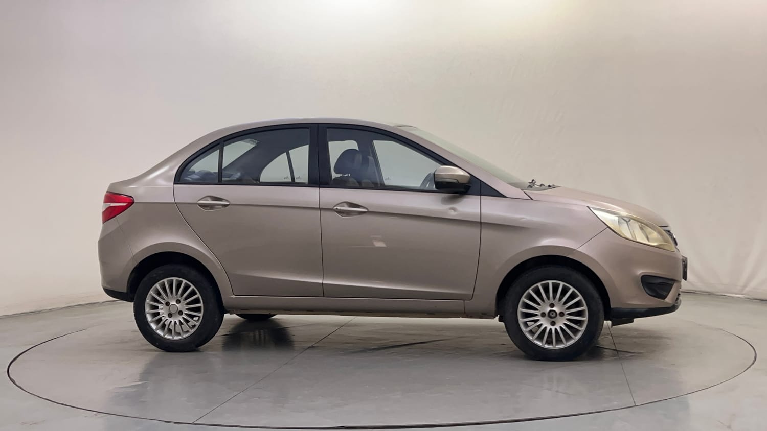 Used 2015 Tata Zest XE Petrol Petrol Manual exterior RIGHT SIDE VIEW