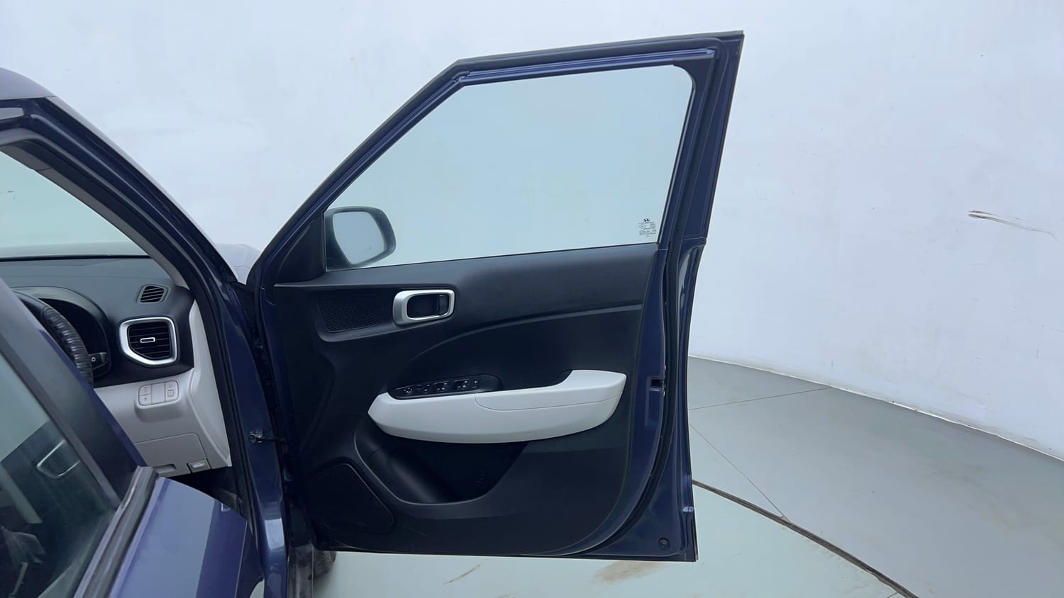 Used 2023 Hyundai Venue S (O) 1.0 Turbo DCT Petrol Automatic interior RIGHT FRONT DOOR OPEN VIEW