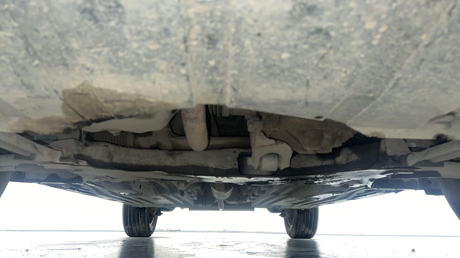 Used 2020 maruti-suzuki Vitara Brezza ZXi Plus Petrol Manual extra FRONT LEFT UNDERBODY VIEW