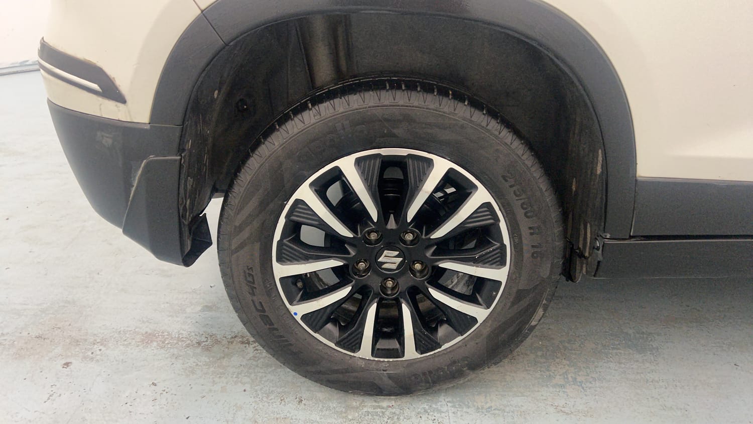Used 2020 maruti-suzuki Vitara Brezza ZXi Plus Petrol Manual tyres RIGHT REAR TYRE RIM VIEW