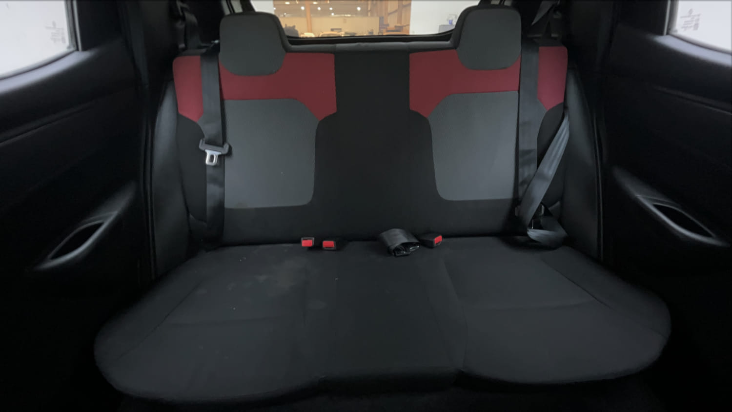 Used 2018 Renault Kwid 1.0 RXT Petrol Manual interior REAR SEAT CONDITION VIEW