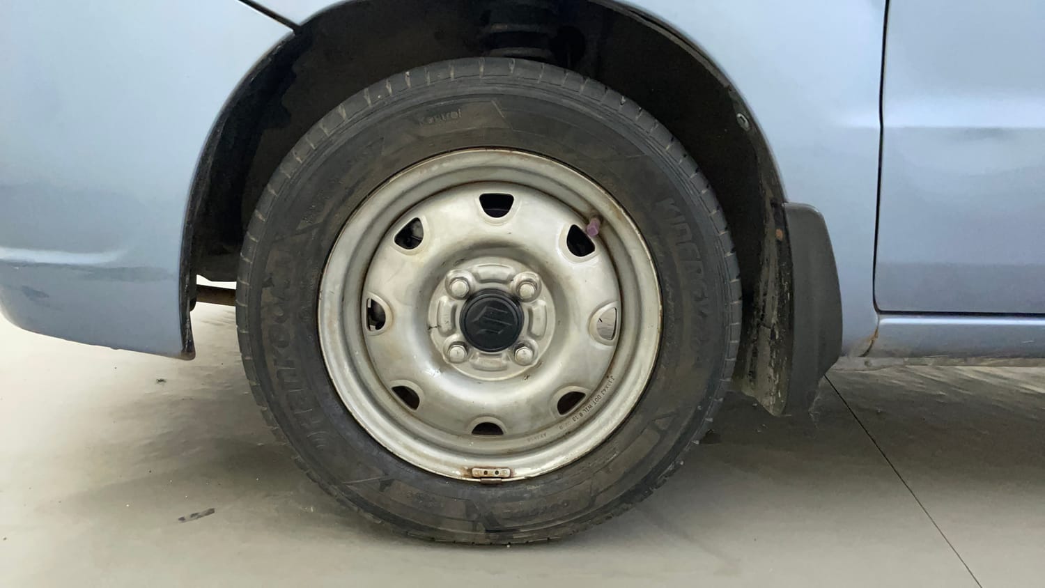 Used 2014 Maruti Suzuki Estilo LXi BS-IV Petrol Manual tyres LEFT FRONT TYRE RIM VIEW