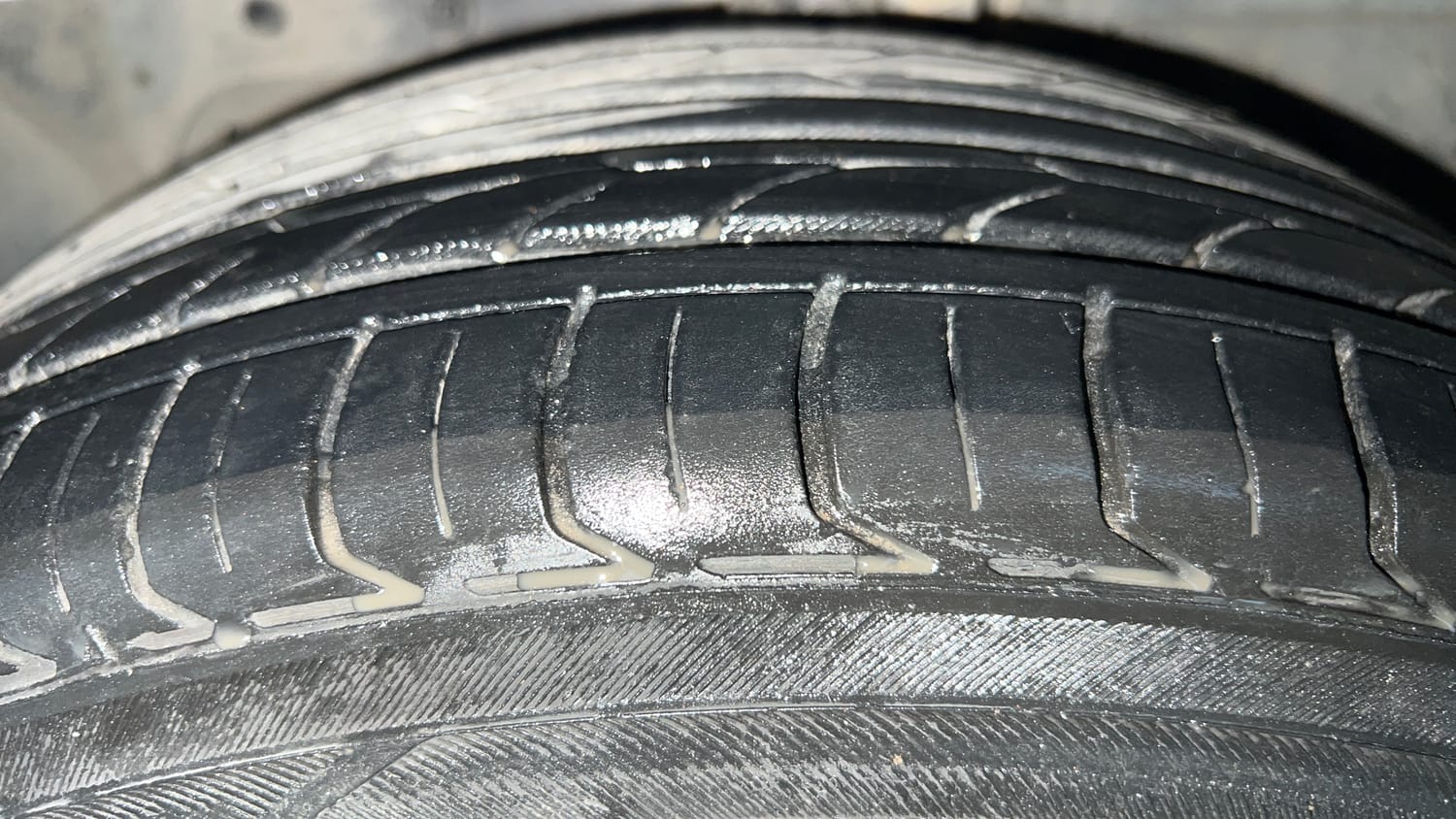 Used 2018 Ford Freestyle Titanium Plus 1.2 Ti-VCT Petrol Manual tyres LEFT FRONT TYRE TREAD VIEW