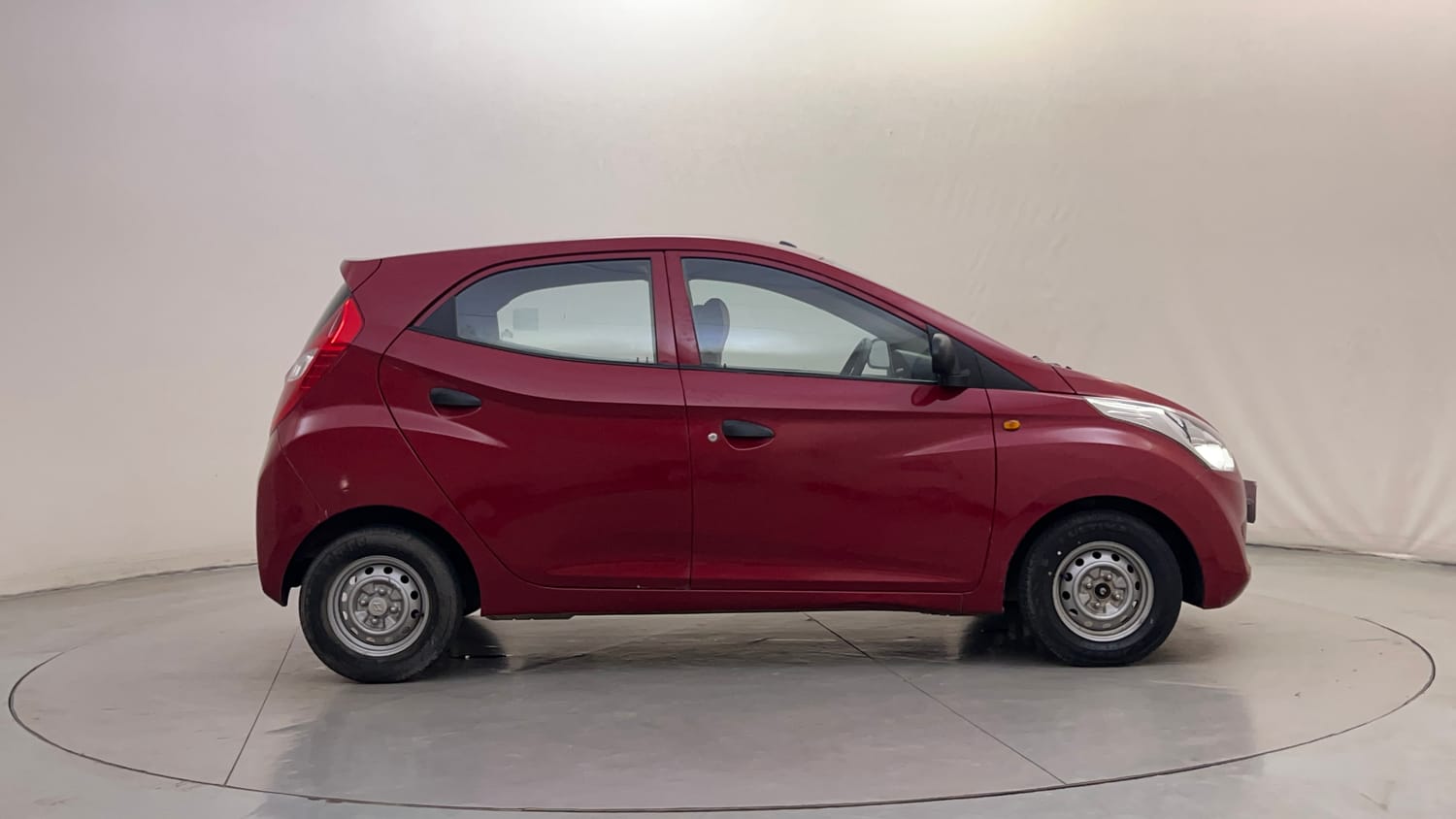 Used 2016 Hyundai Eon Era Petrol Manual exterior RIGHT SIDE VIEW
