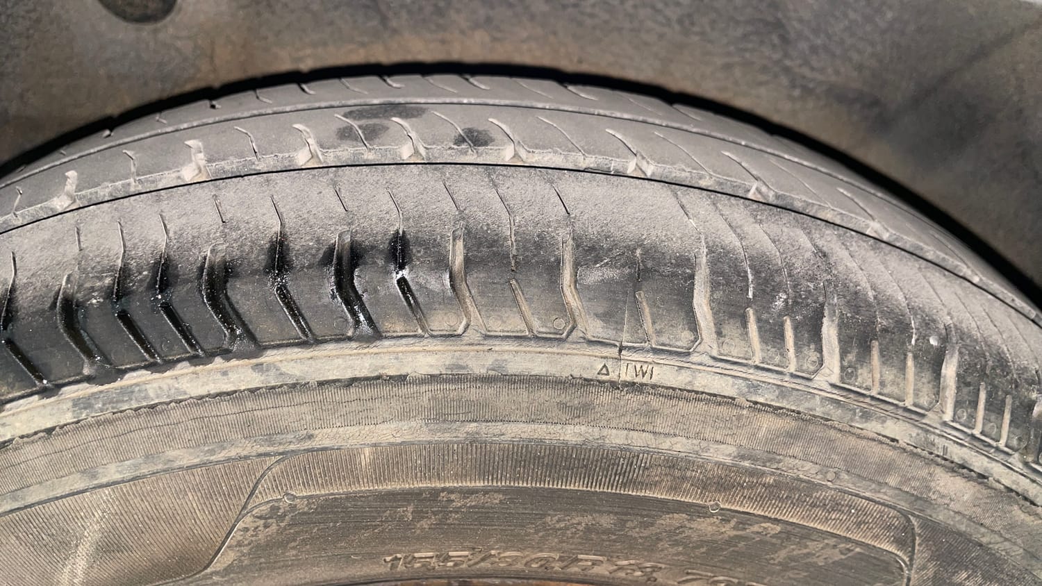 Used 2014 Hyundai i10 Sportz 1.1 iRDE2 Petrol Manual tyres RIGHT REAR TYRE TREAD VIEW